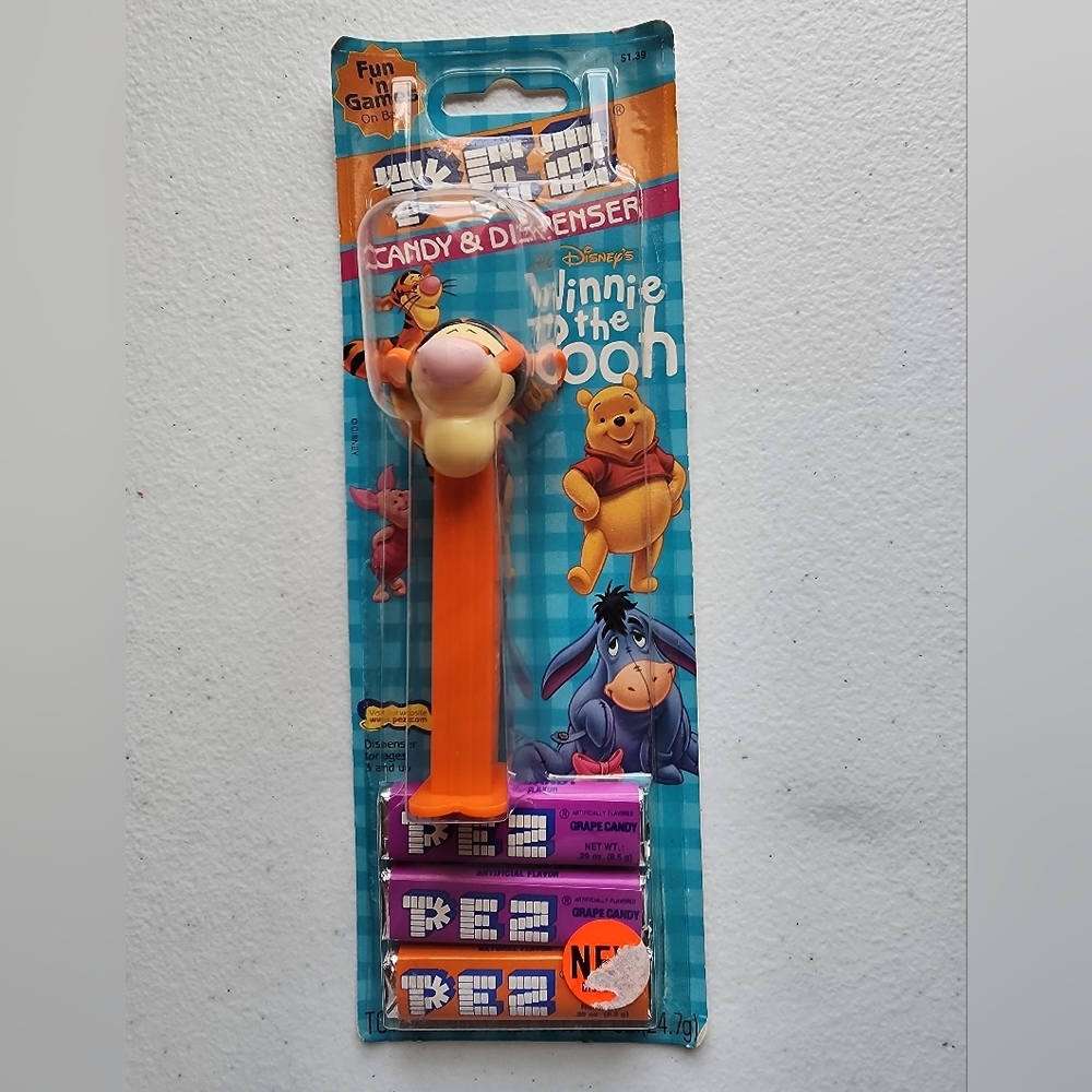 NEW Disney Tigger Pez Candy Dispenser